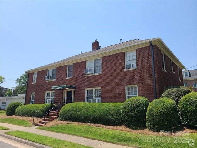 Building Photo - 522 Willoughby St Unit 1 Rental