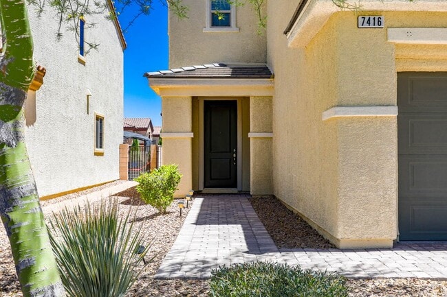 Photo - 4 Bed, Beauty With First Floor Bed And Full Bath