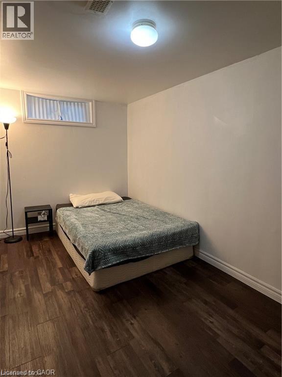 Photo - 357 Mohawk Rd W