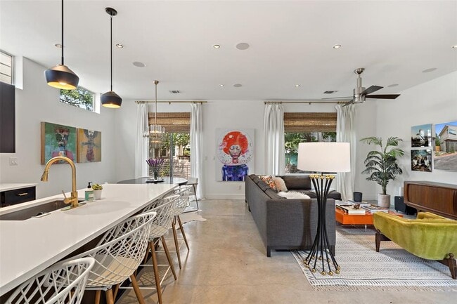 Photo - 2105 Goodrich Ave