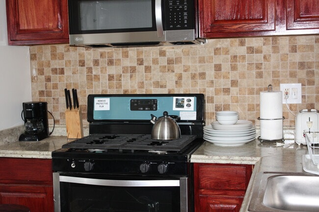 Building Photo - 36 Gordon St Unit 1