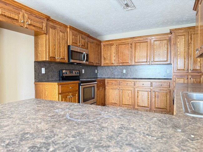 Photo - 2413 Versailles Dr