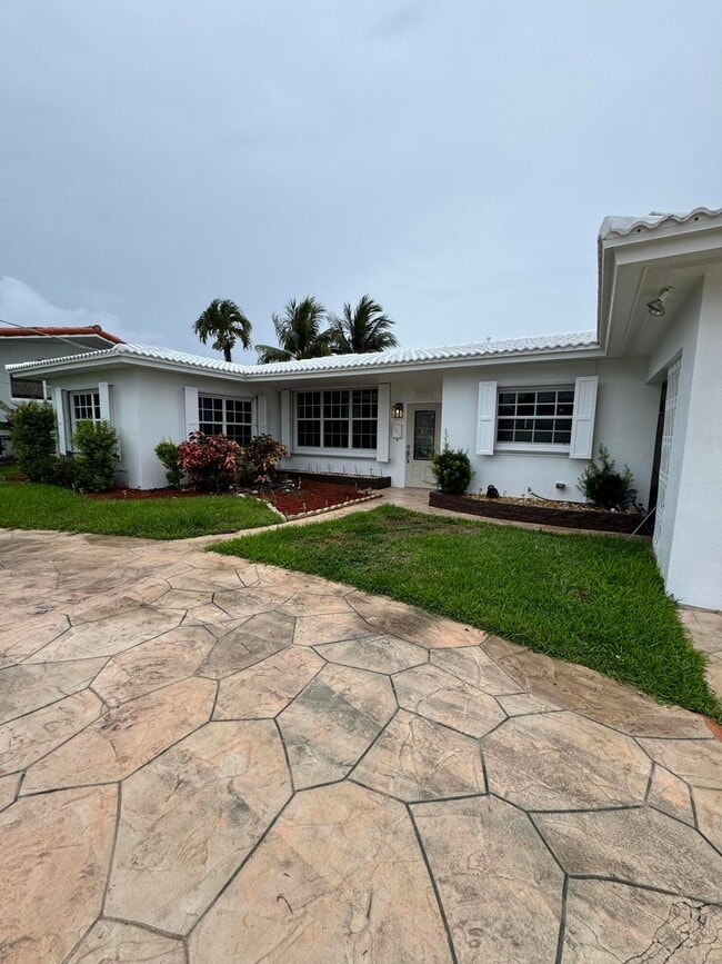 Photo - 391 SE 15th Ave Casa