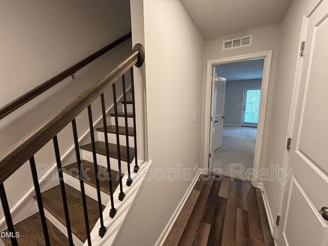 Photo - 2524 Laurel Valley Way