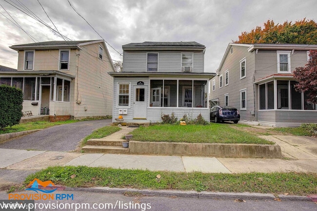 Building Photo - 15 N Brewer Ave Unit B Rental