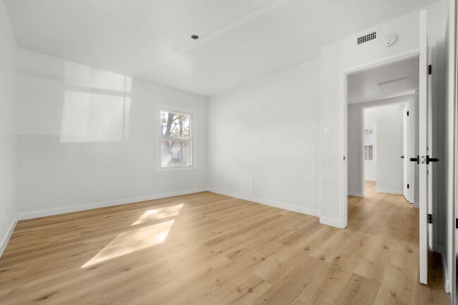 Photo - 8810 Belford Ave Unidad 8810