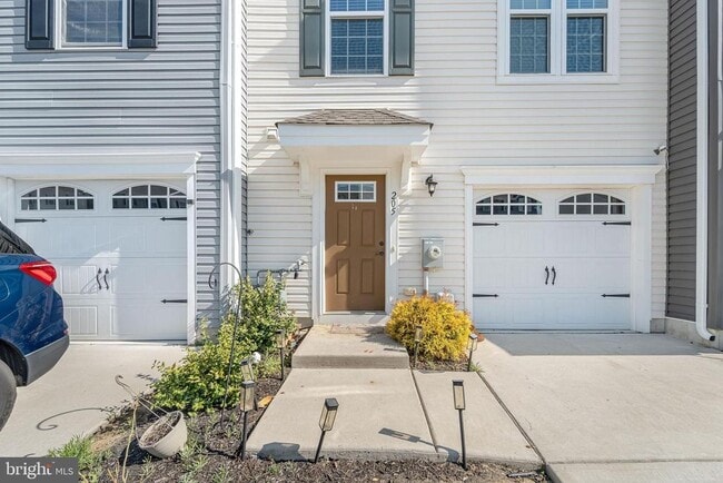 Photo - 205 Dalton Dr