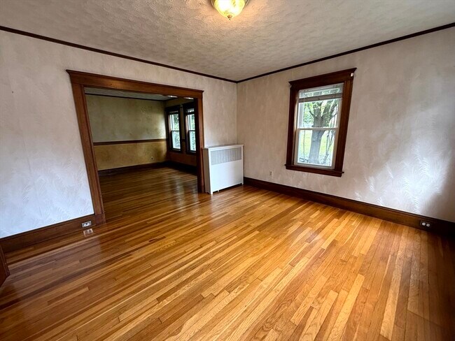 Photo - 206 School St