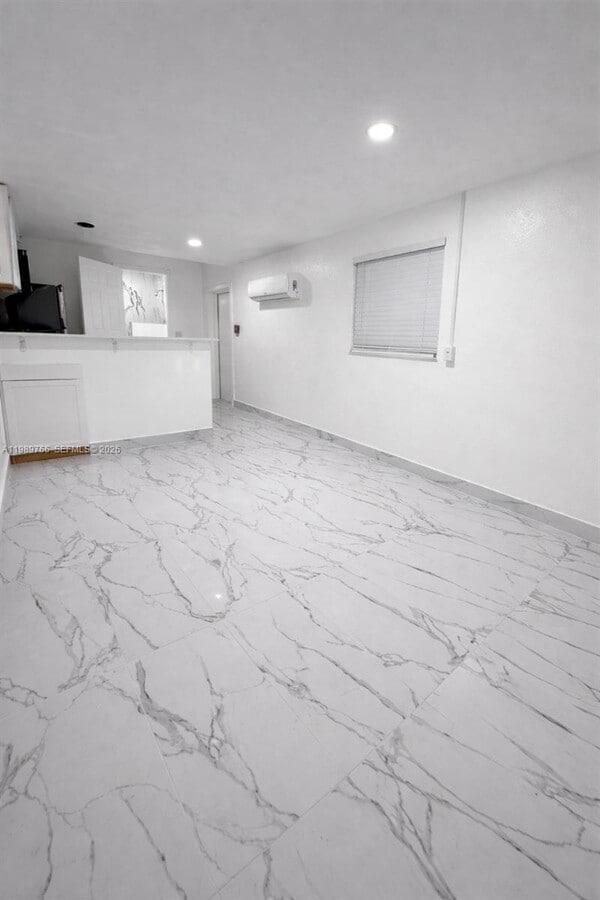 Photo - 3328 Wilson St Unidad A