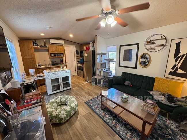 Photo - 910 Cedar Village Ln