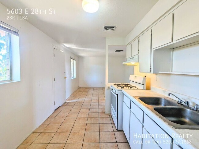Photo - 2Bed/1Bath Home w/ an enclosed yard!  Bran...