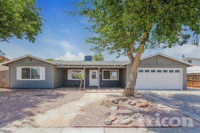 Building Photo - 6237 W Marconi Ave