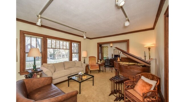 Photo - 2975 N Downer Ave Unit 2975