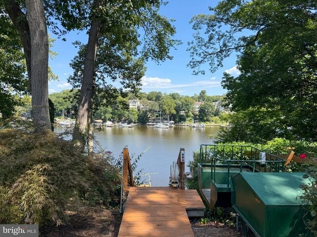 Photo - 928 Waterview Dr