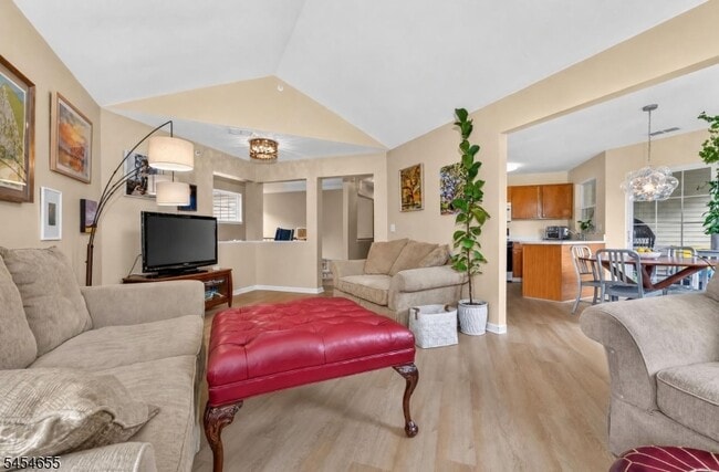 Photo - 416 Homestead Ct