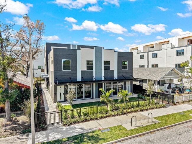 Building Photo - 336 14th St N