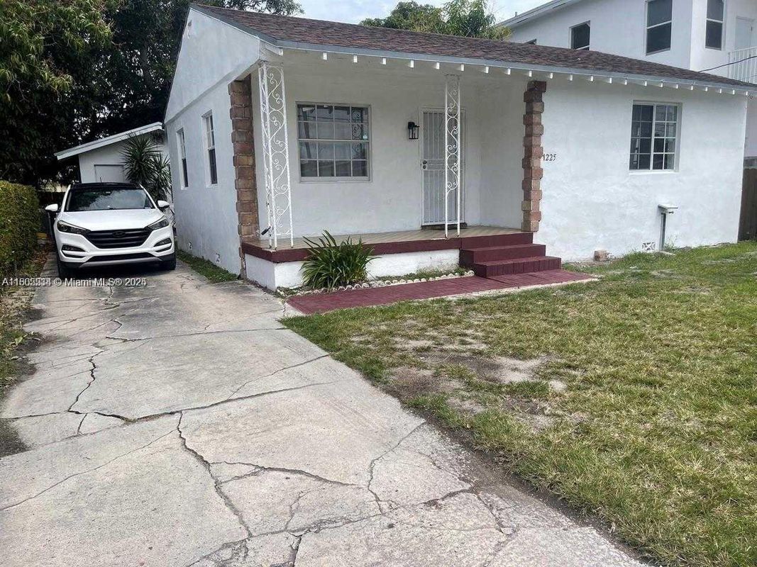 Photo - 1225 NW 45th St House