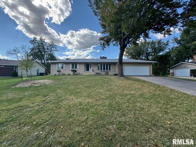 Building Photo - 3816 Ridgewood Dr