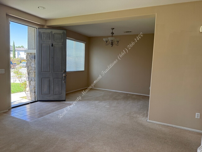 Photo - 39294 Butler St