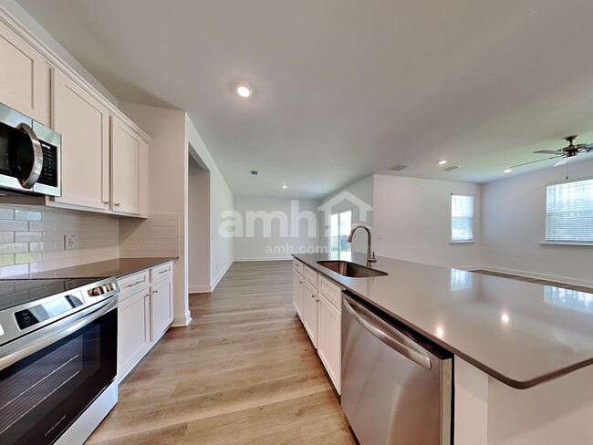 Photo - 565 Plumeria Ln