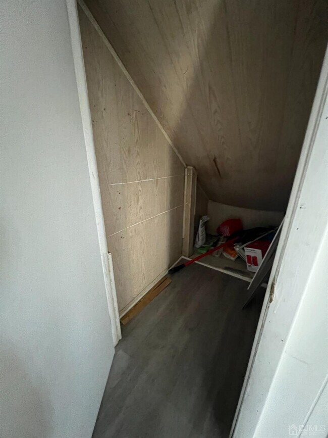 Photo - 510 William St