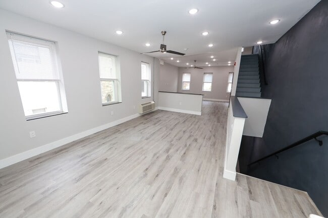 Photo - 3565 Kensington Ave Unit 2