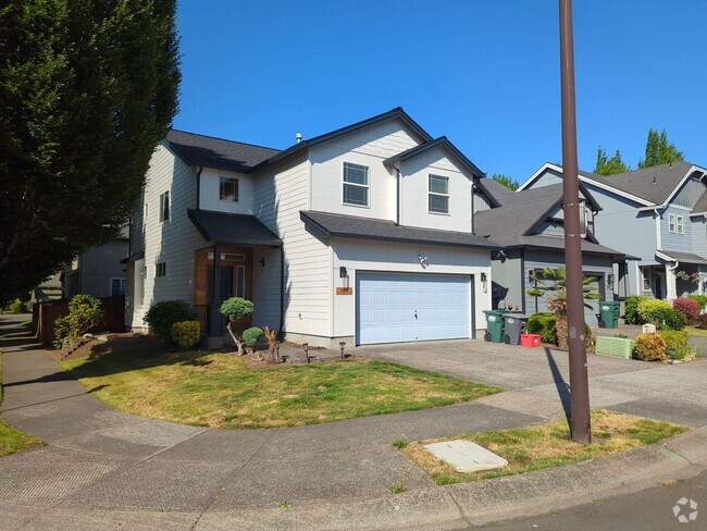 Building Photo - ** A must see Lovely home in Hillsboro **
