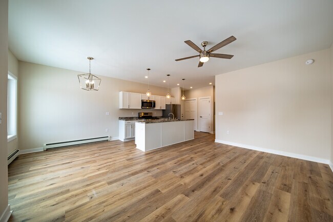 Photo - 412 W Baraga Ave