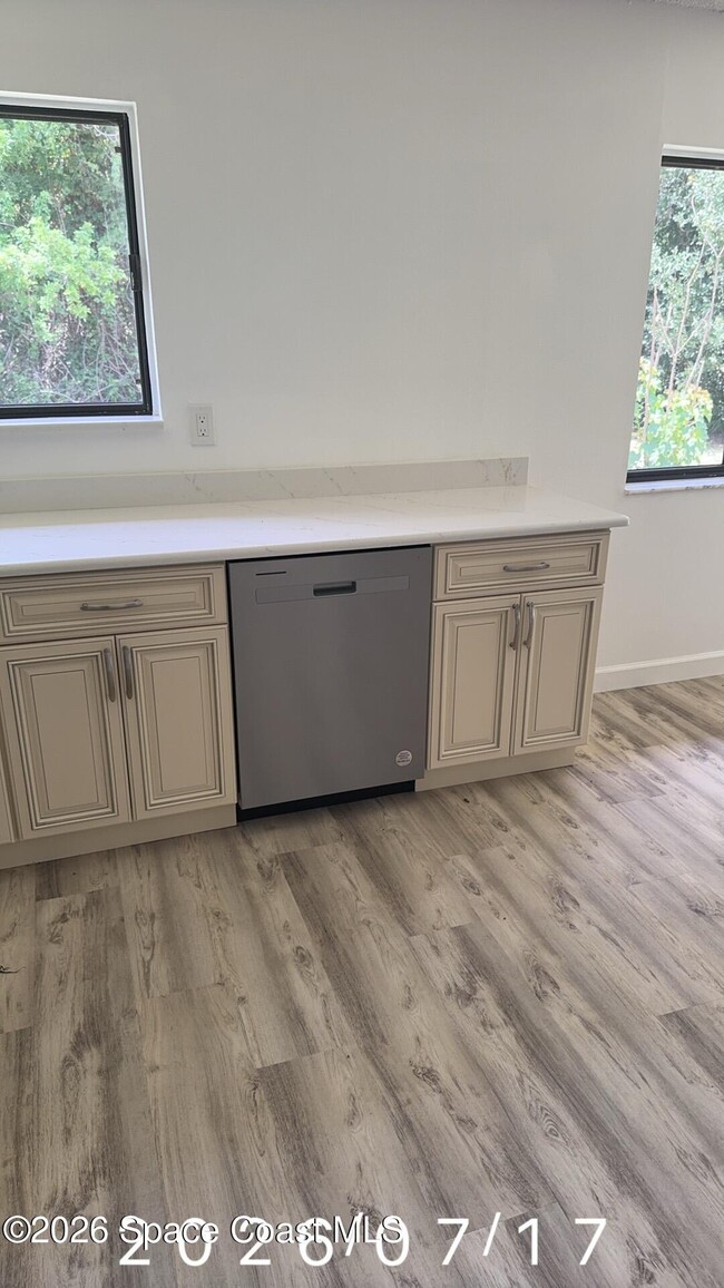 Photo - 1418 Paley Cir SE
