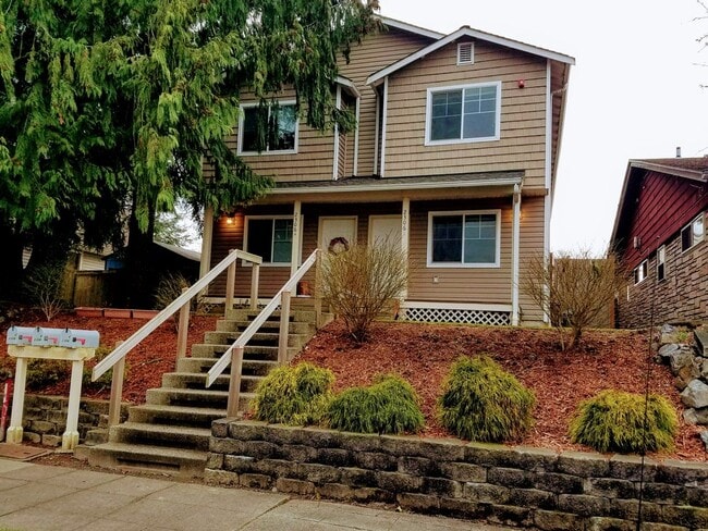 Building Photo - 2306 Wetmore Ave Unit A