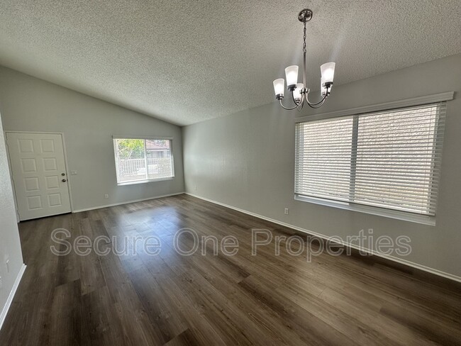 Photo - 2324 Hampton Ave