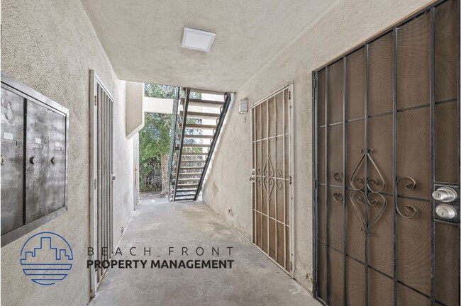 Photo - 2135 Santa Fe Ave.