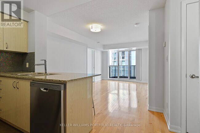 Photo - 5791 Yonge St Unit 1005