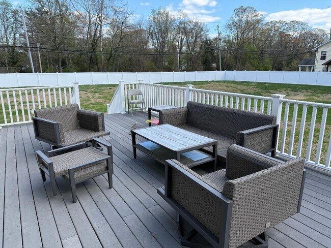 Photo - 101 Tarks Ln