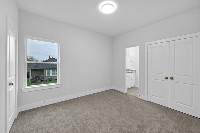 Photo - 4677 Bellfort Ave