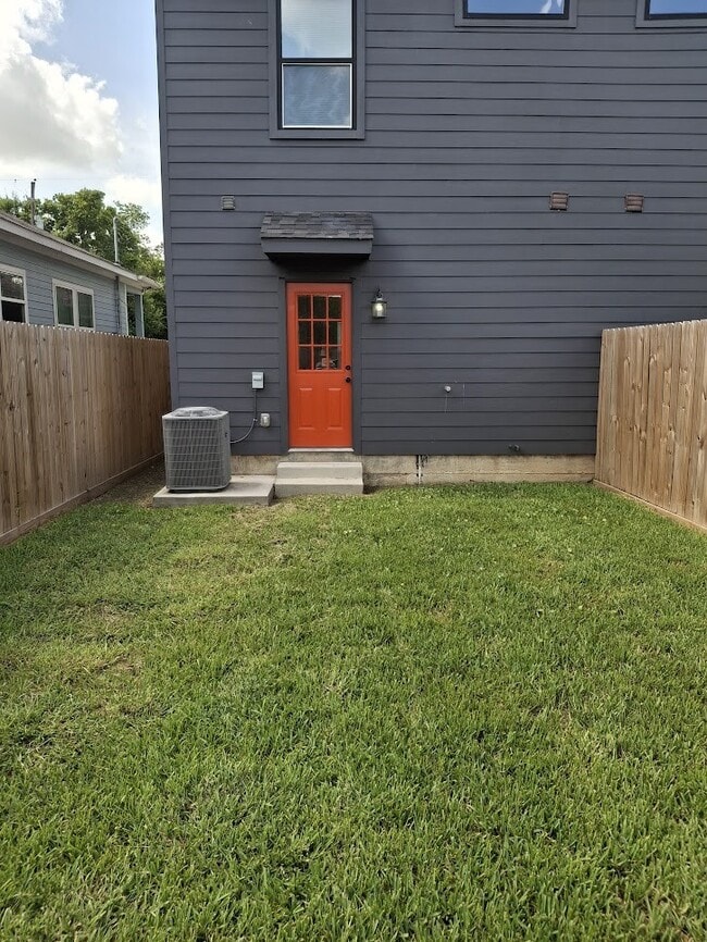 Photo - 7851 Hanna St Unit B