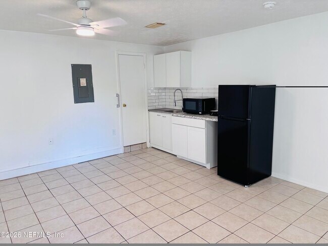 8774 Country Creek Blvd