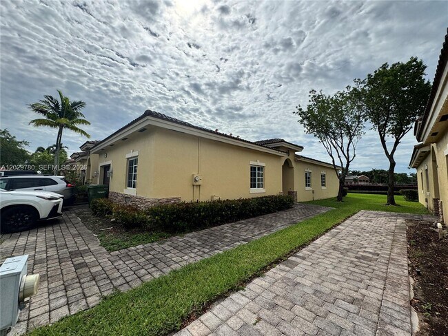 Photo - 3384 NE 11th Dr