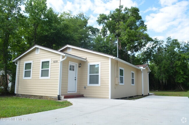 Building Photo - 8238 Dekle Ave Rental