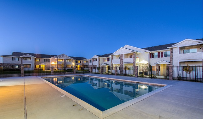 pool and spa - Grandview Meadows Apartments