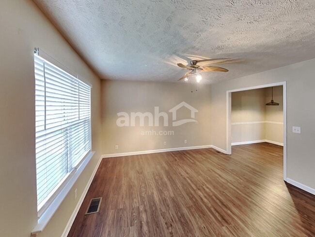 Photo - 7827 Rainey Dr