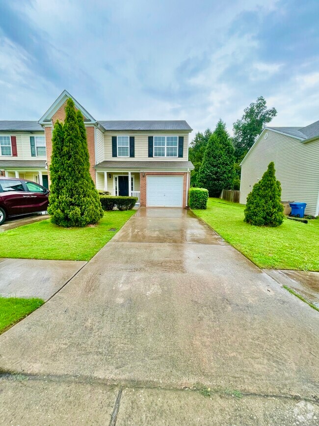 driveway - 7134 Georges Way Rental