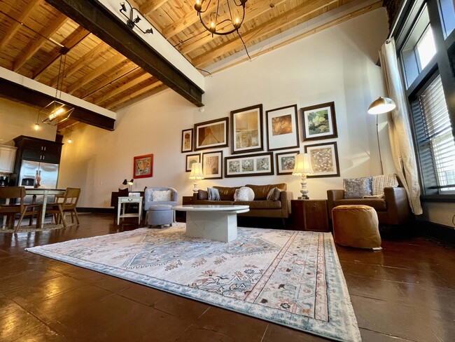 Building Photo - 719 S. Baker St. Unit Apt 729