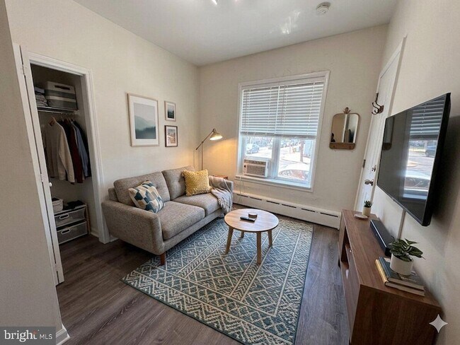 Photo - 2045 Snyder Ave