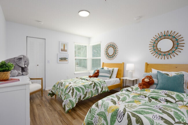 3BR, 2BA - 1150SF