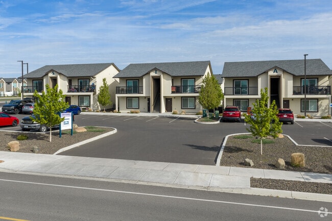 Building Photo - The Flats at West Richland