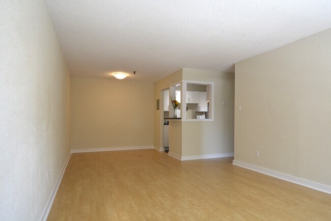 Photo - 5-35 Harlington