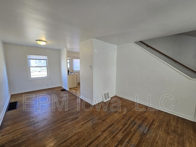 Photo - 235 Madison St