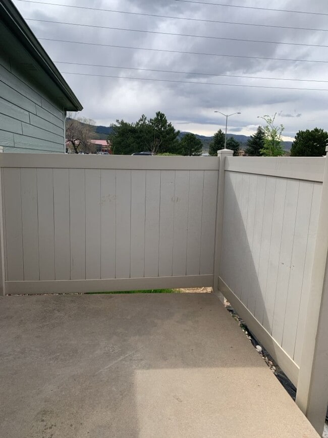 Photo - 3 Bed, 2 Bath Duplex in West Fort Collins close to Foothills