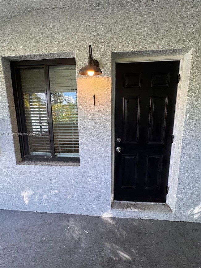 Building Photo - 570 NE 69th St Unit 1